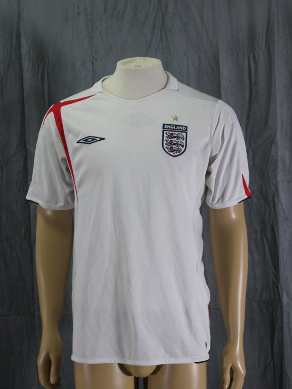 Team England Soccer Jersey (Retro) - 2006 Home Jersey by Umbro - Men's Medium